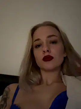 DaryaDoll live sex cam