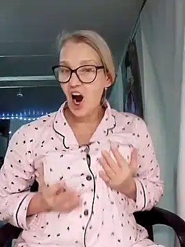 irinamaux live sex cam