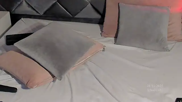 Luisa0110 live sex cam