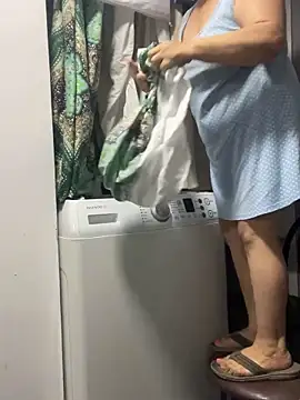 Sweeetness_Milf live sex cam