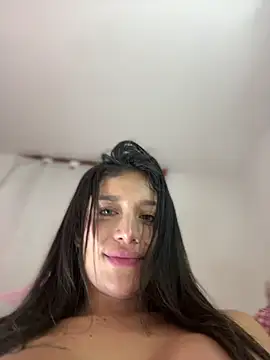 Emmily_19 live sex cam