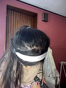 KyliePinkk_'s cam snapshot