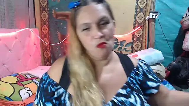 mom_son_dirty's cam snapshot