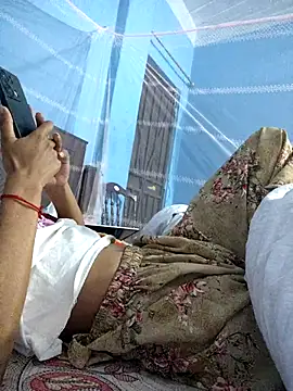 124pakhi's cam snapshot