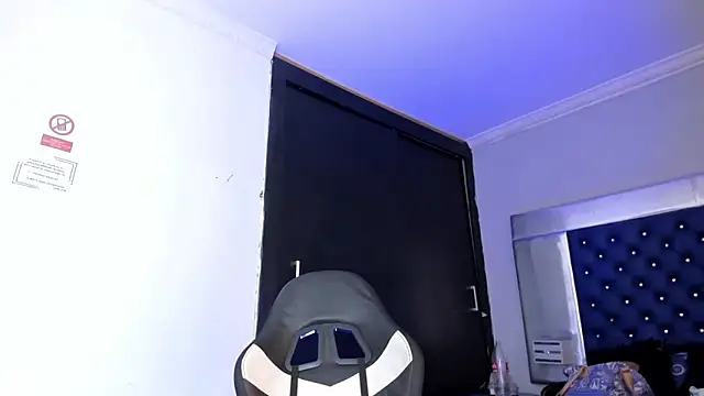 La_Perversa69 live sex cam