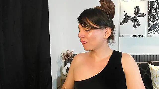 Cloe_Bonne live sex cam