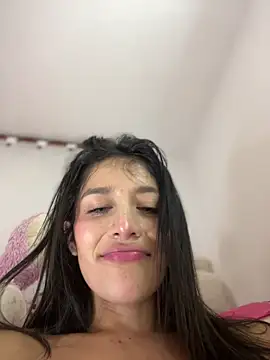 Emmily_19 live sex cam
