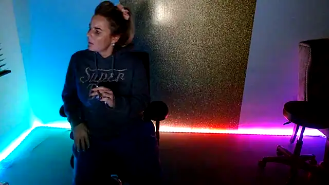 MystiqueMaven's cam snapshot