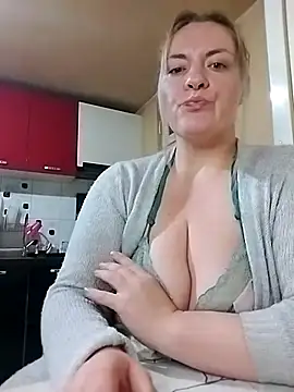 Mommygetnaughty live sex cam