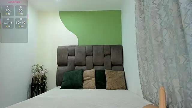 _EmilyJireh_'s cam snapshot