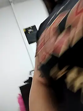 OliviaMartinez2's cam snapshot