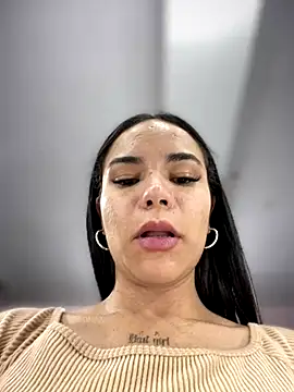 Naatalia live sex cam