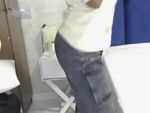 baddiemine05's cam snapshot