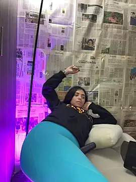 i_am_nina_'s cam snapshot