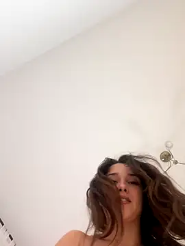 MayaVonDe live sex cam