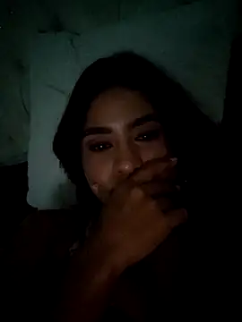 yaya_2419 live sex cam