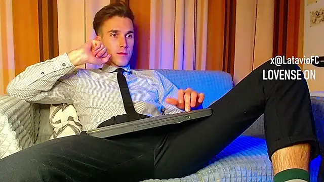 Midnighter_ live sex cam