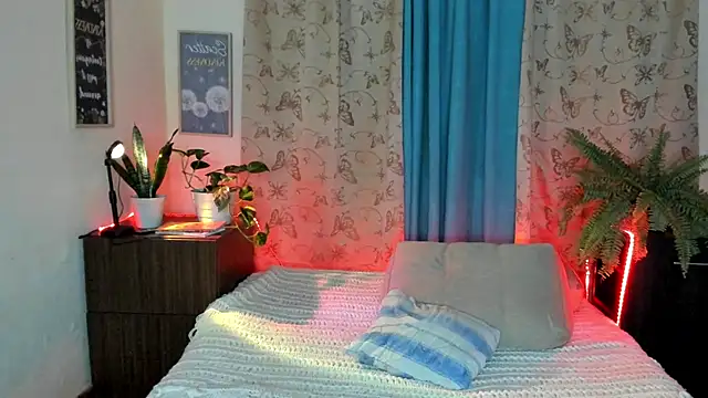 Angel_White25's cam snapshot