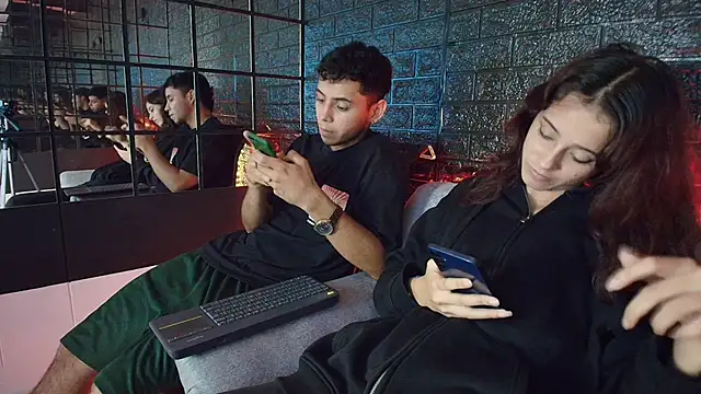 HellAndDante_'s cam snapshot