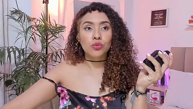 Zoe_Gruber's cam snapshot