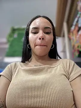 Naatalia live sex cam