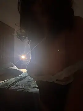 sukhakunis1 live sex cam