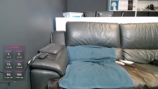 Lili-Bertine live sex cam