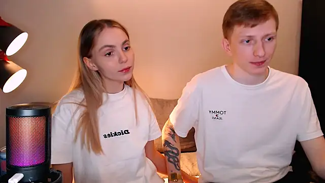 juliaanddima's cam snapshot