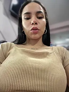 Naatalia live sex cam