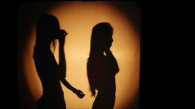 Emerald_Girls's cam snapshot