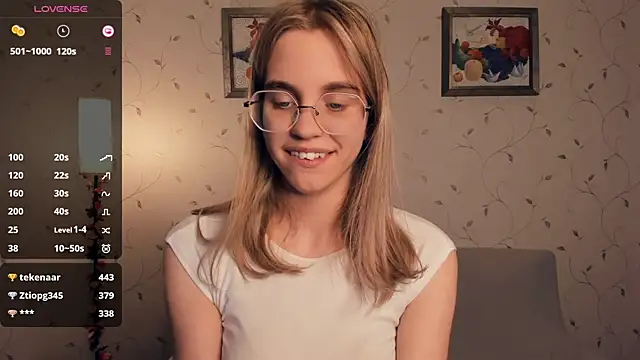 JoanBaggott live sex cam