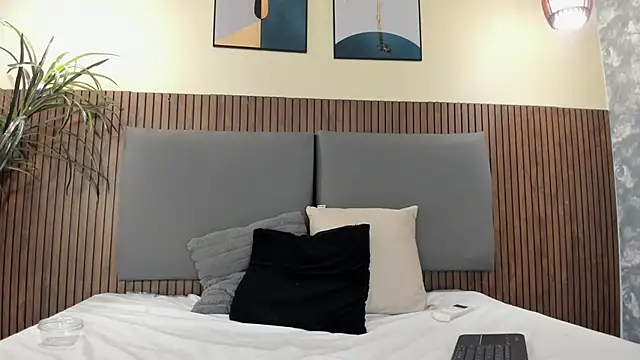 Mia_Harvey live sex cam