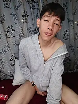 heyy_noah11 live sex cam