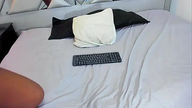 Nahomi-Hill's cam snapshot