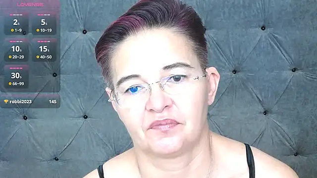 StaceyDarling live sex cam