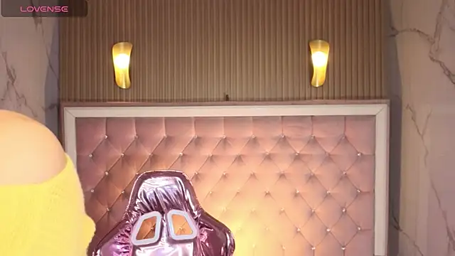 Victoria_b_'s cam snapshot