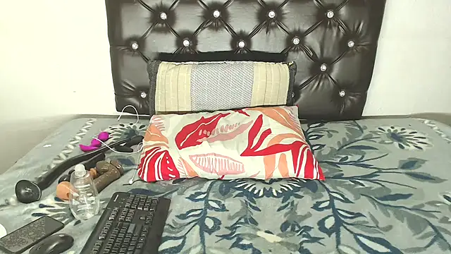 CandyMayaxx2 live sex cam