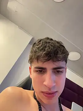 AdrianRinaldi live sex cam