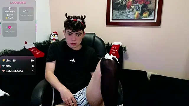 petitegigant33 live sex cam