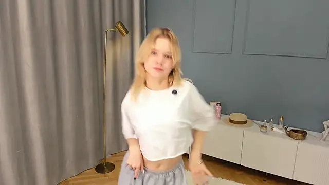 PhillisEsplin's cam snapshot