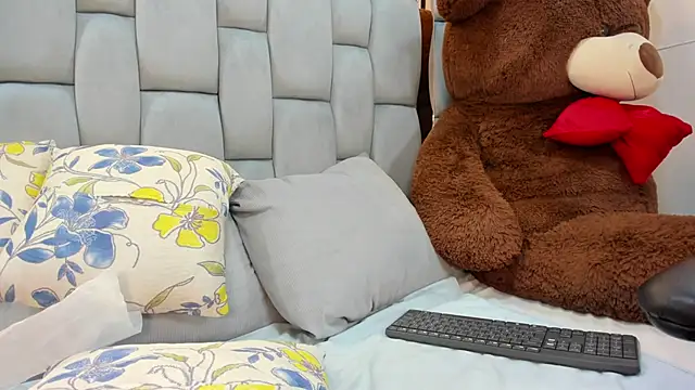 emma_stoonne's cam snapshot