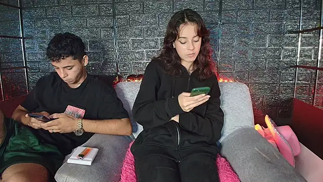 HellAndDante_'s cam snapshot