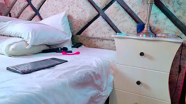 ZafiraRose live sex cam