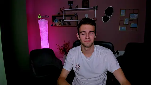 astren_villo live sex cam