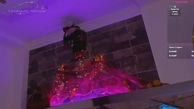 tahhlia_rouge live sex cam