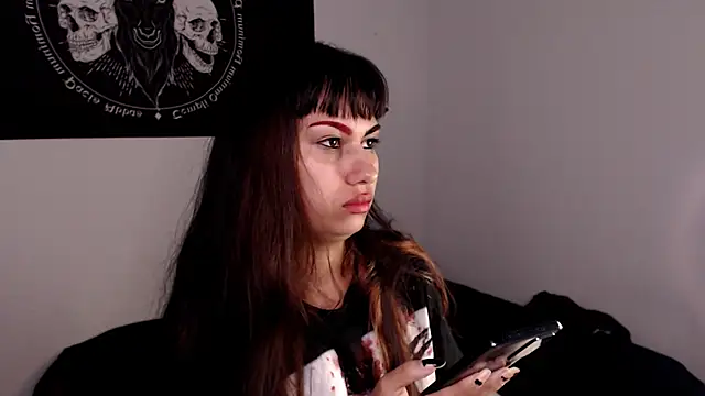 Little-Lucifer live sex cam