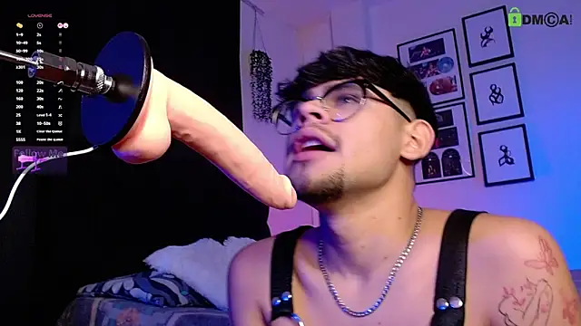 isaac-saenz's cam snapshot