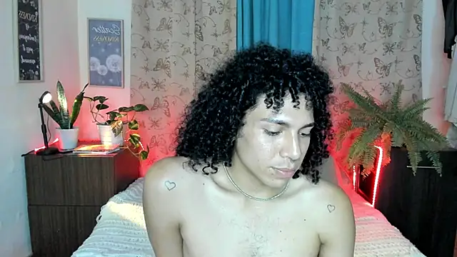 Angel_White25's cam snapshot