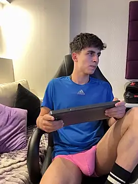 AdrianRinaldi live sex cam