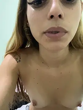 loirinhaaa live sex cam